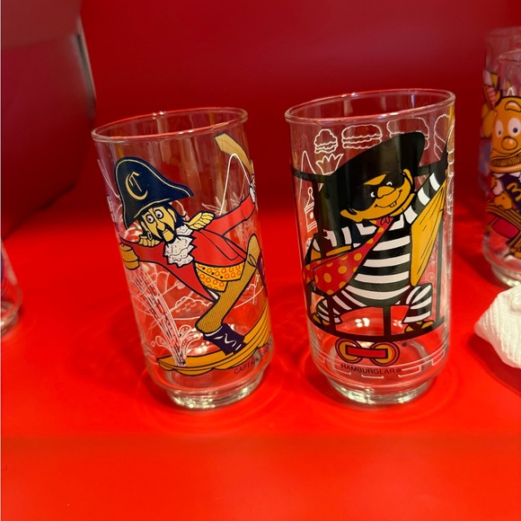 American Vintage Character Glass Set - Multicolor McDonald’s - Picture 6 of 13